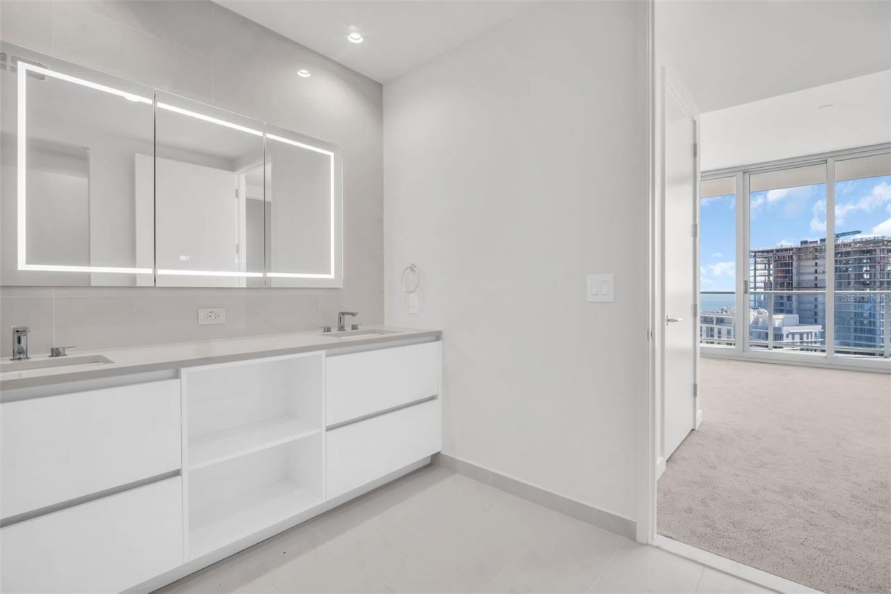 400 Central Avenue, Unit 2605, Saint Petersburg, FL 33701 Photo