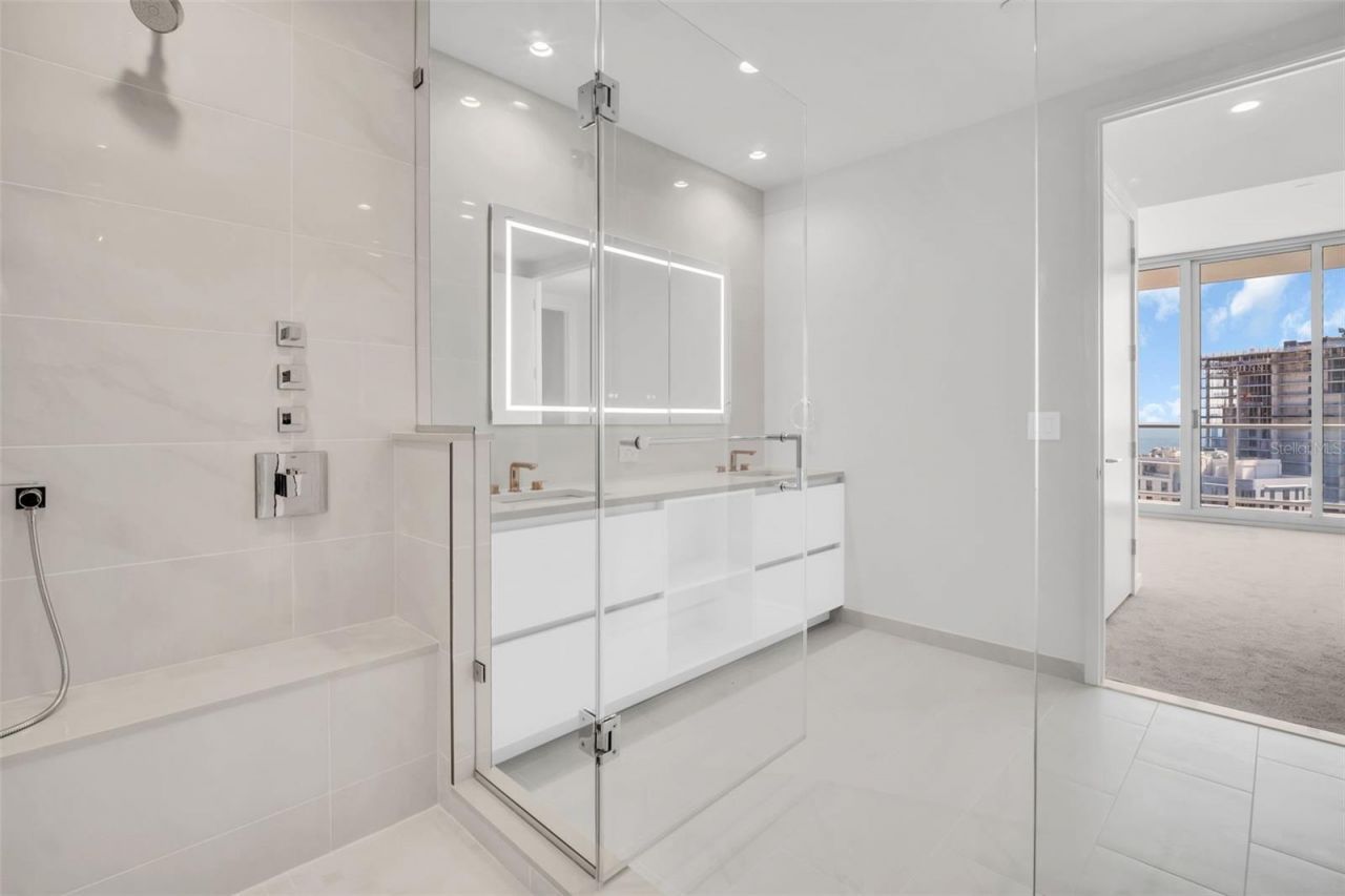 400 Central Avenue, Unit 2605, Saint Petersburg, FL 33701 Photo