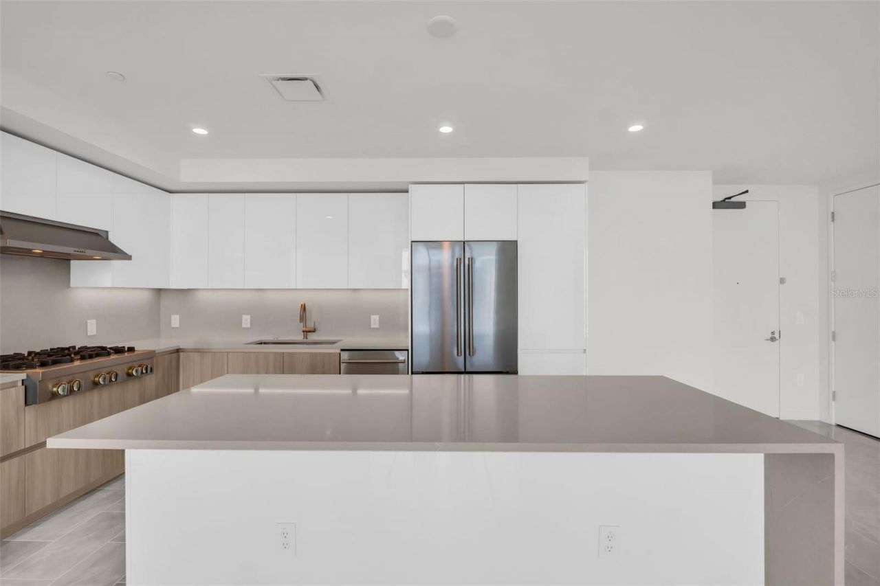 400 Central Avenue, Unit 2605, Saint Petersburg, FL 33701 Photo