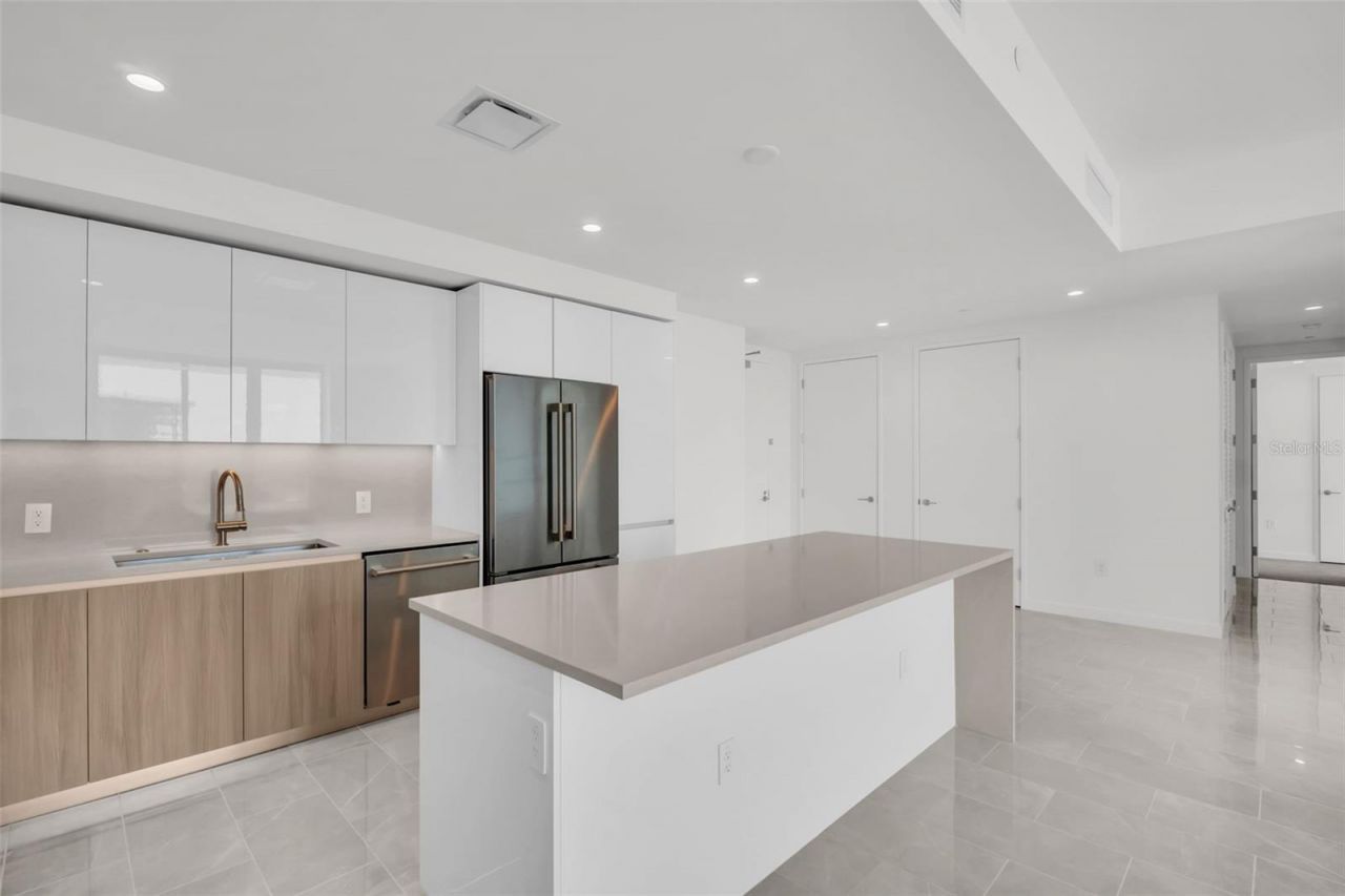 400 Central Avenue, Unit 2605, Saint Petersburg, FL 33701 Photo