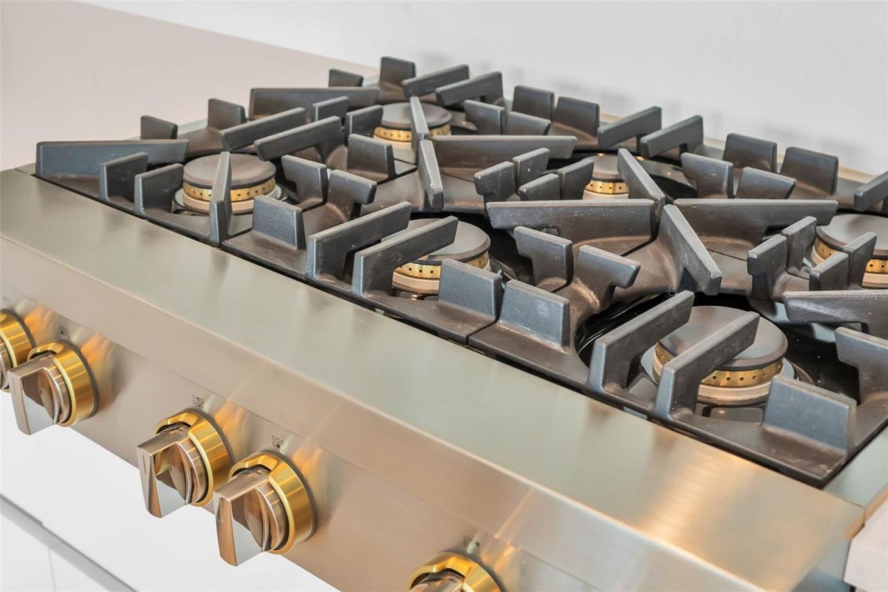 400 Central Avenue, Unit 2605, Saint Petersburg, FL 33701 Photo