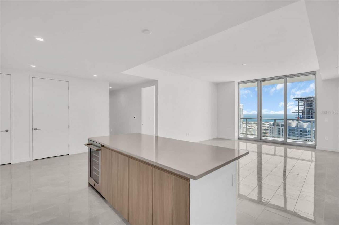 400 Central Avenue, Unit 2605, Saint Petersburg, FL 33701 Photo