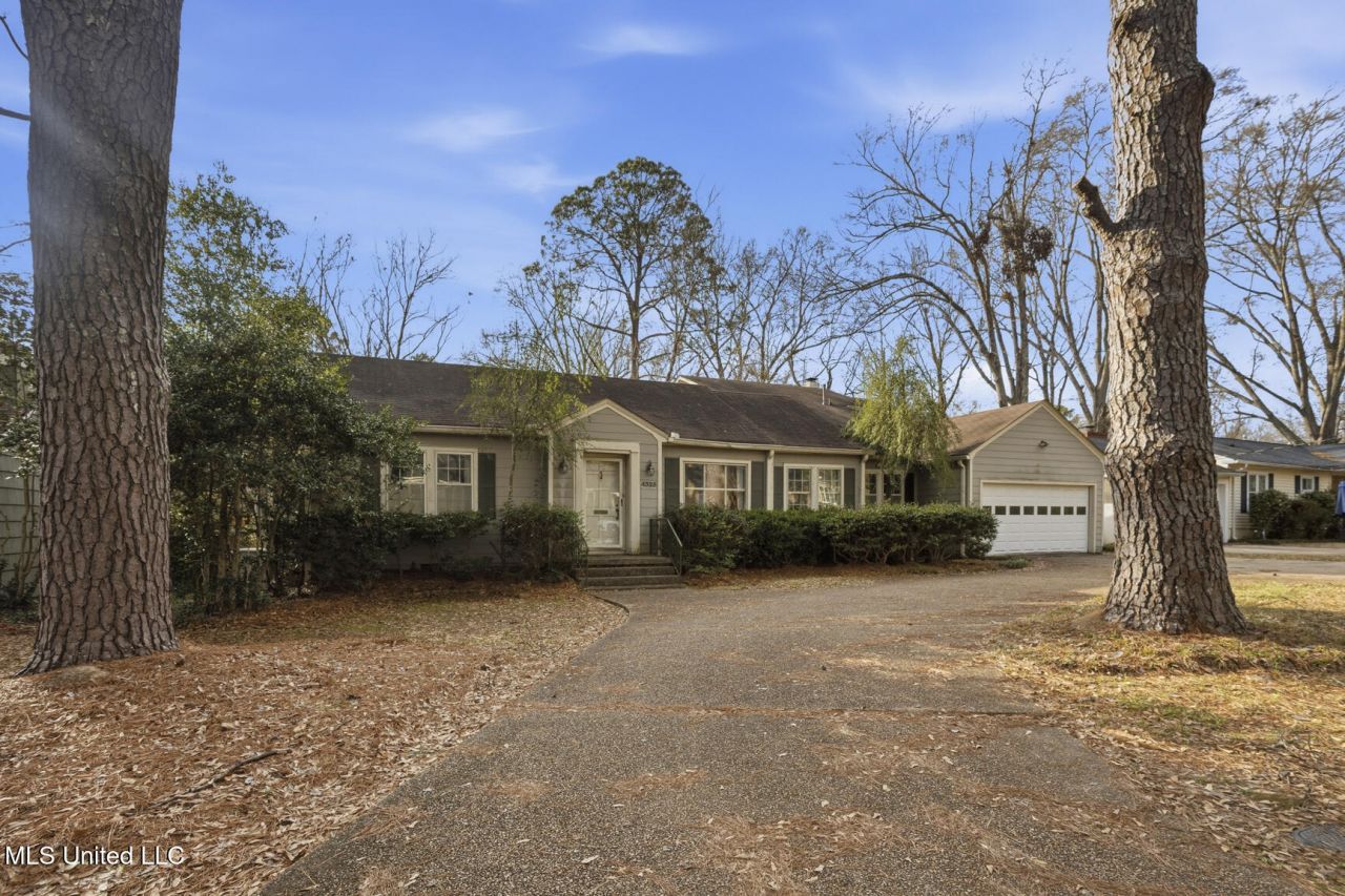 4325 Robin Drive, Jackson, MS 39206 Main Photo