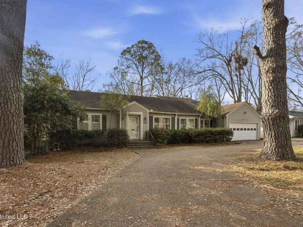 4325 Robin Drive, Jackson, MS 39206
