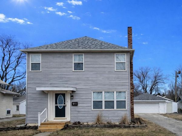 910 Campbell Avenue, Waterloo, IA 50701