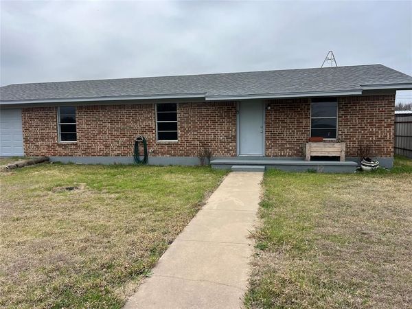 927 S Ave H, Clifton, TX 76634