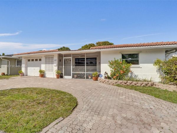 4927 NW 55th Ct, Tamarac, FL 33319