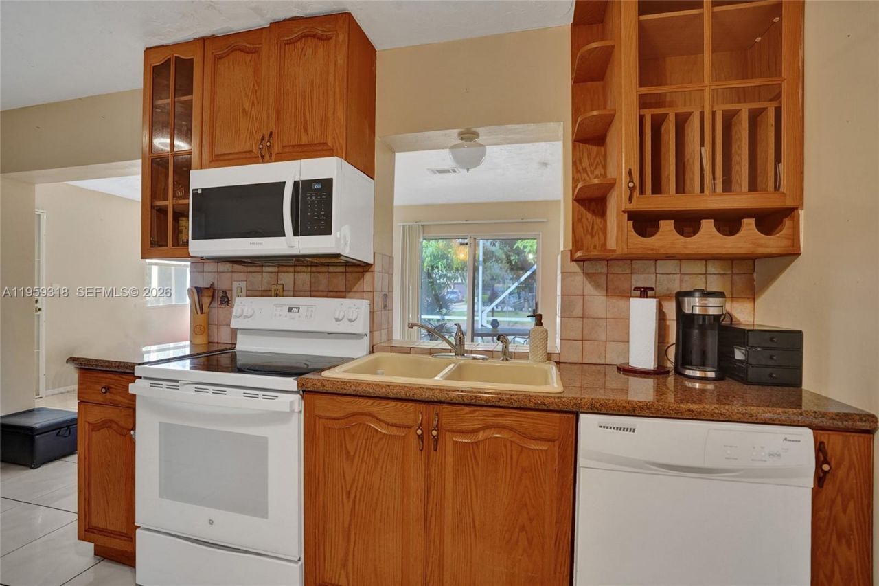 4927 NW 55th Ct, Tamarac, FL 33319 Photo