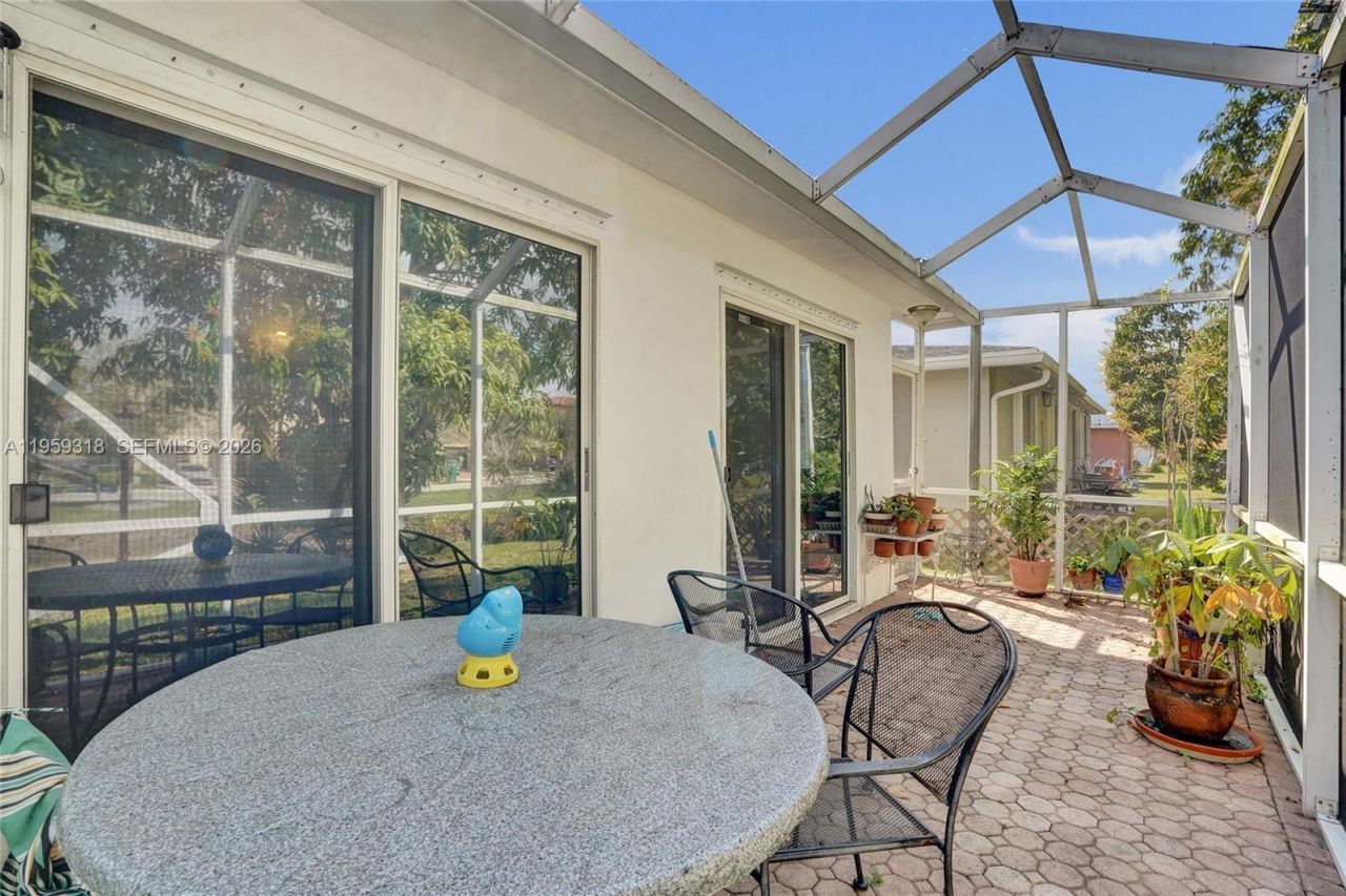 4927 NW 55th Ct, Tamarac, FL 33319 Photo