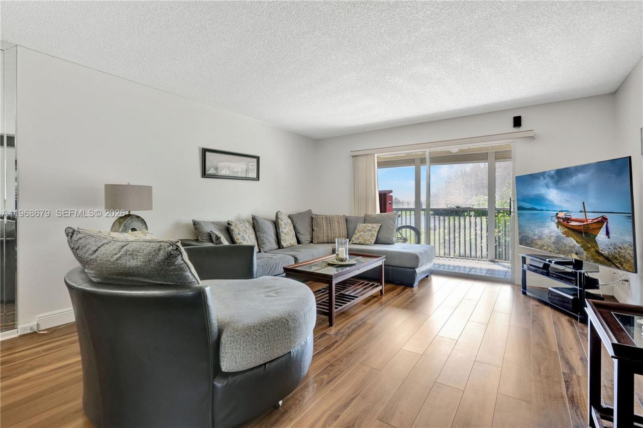 12500 SW 6th St, Unit 311N, Pembroke Pines, FL 33027 Photo