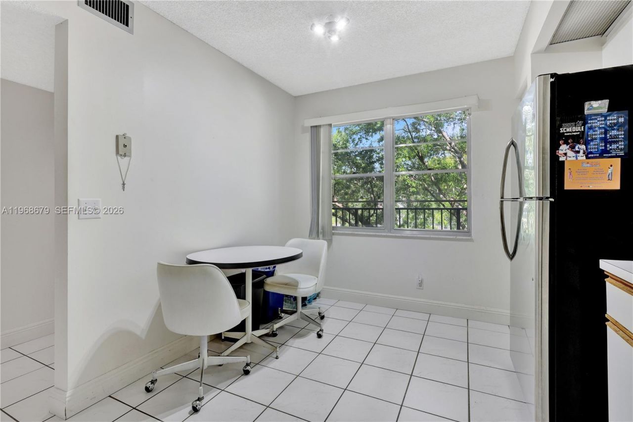 12500 SW 6th St, Unit 311N, Pembroke Pines, FL 33027 Photo