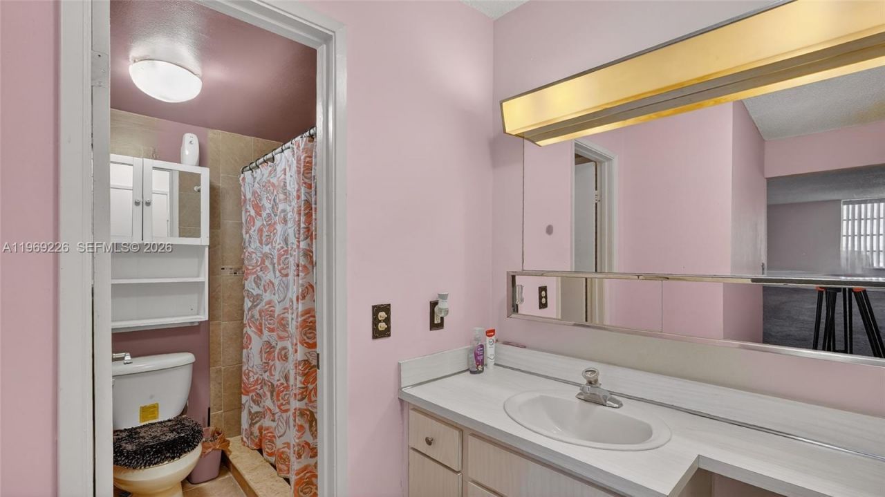 8889 W Fontainebleau Blvd, Unit 505, Miami, FL 33172 Photo