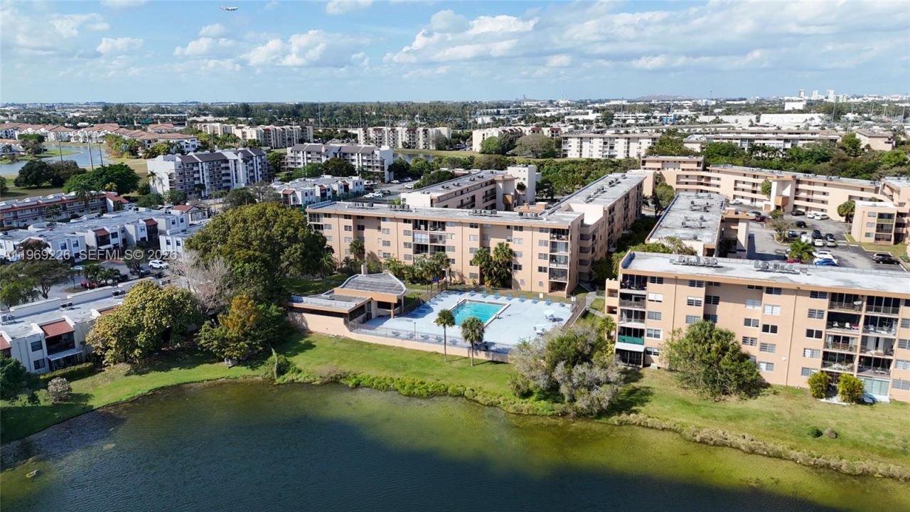 8889 W Fontainebleau Blvd, Unit 505, Miami, FL 33172 Photo