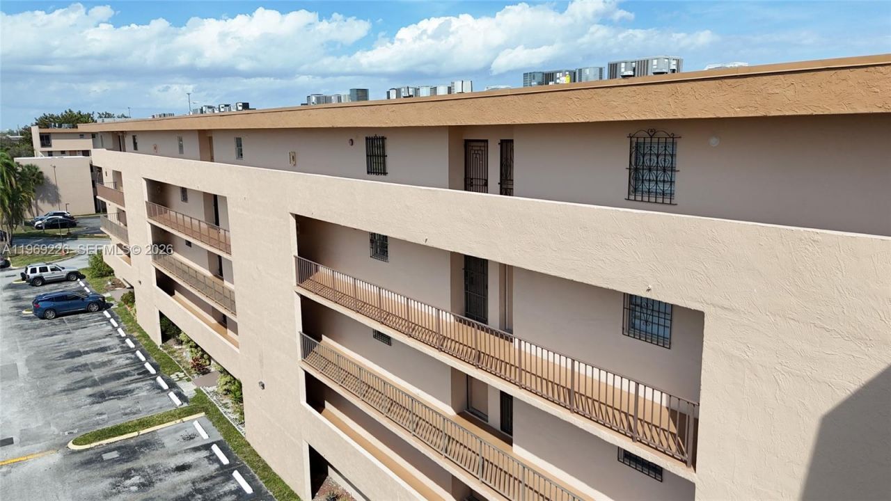 8889 W Fontainebleau Blvd, Unit 505, Miami, FL 33172 Photo