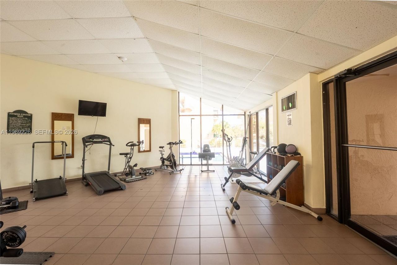 8889 W Fontainebleau Blvd, Unit 505, Miami, FL 33172 Photo