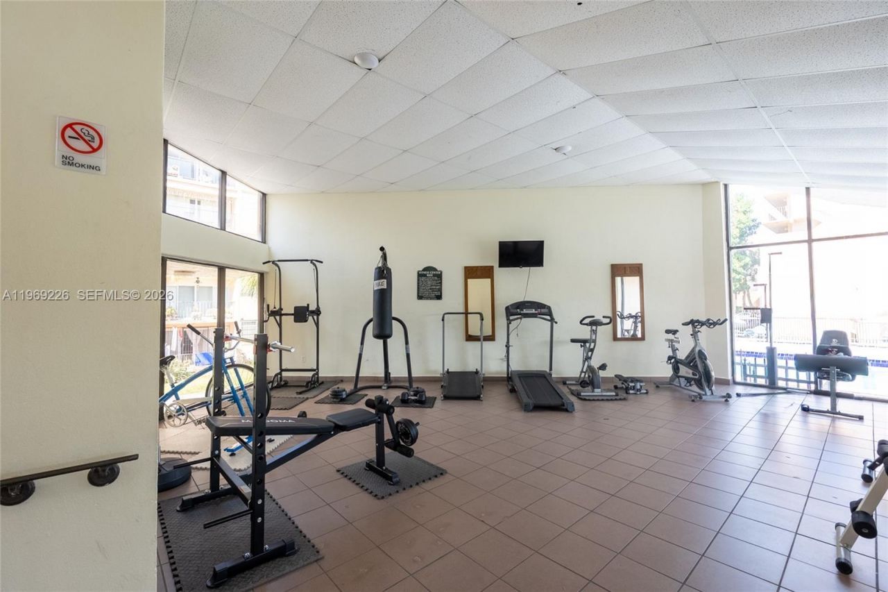 8889 W Fontainebleau Blvd, Unit 505, Miami, FL 33172 Photo