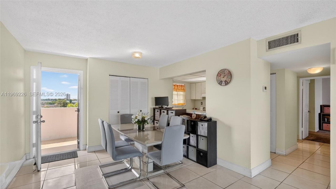 8889 W Fontainebleau Blvd, Unit 505, Miami, FL 33172 Photo