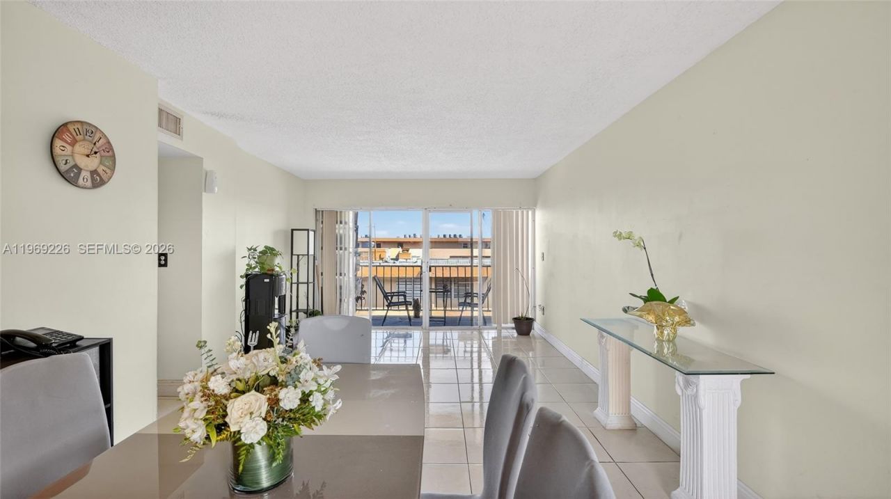 8889 W Fontainebleau Blvd, Unit 505, Miami, FL 33172 Photo