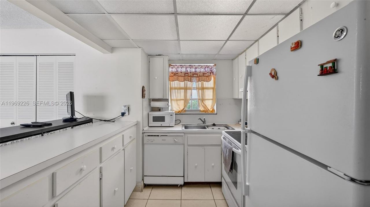 8889 W Fontainebleau Blvd, Unit 505, Miami, FL 33172 Photo