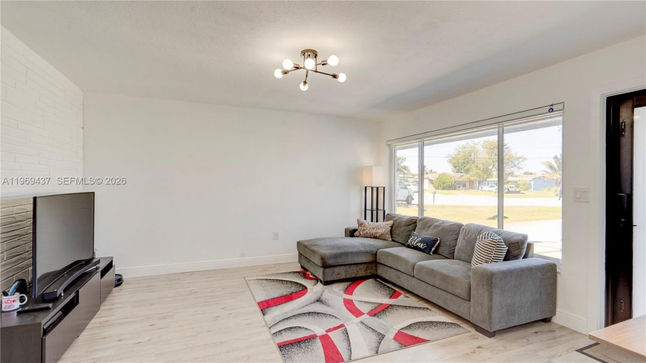 7070 SW 26th Ct, Miramar, FL 33023 Photo