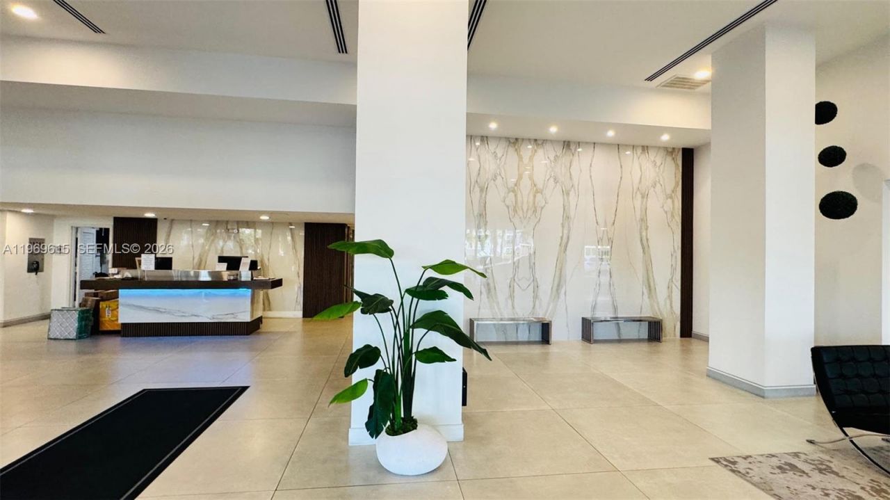 230 174th St, Unit 1518, Sunny Isles Beach, FL 33160 Photo