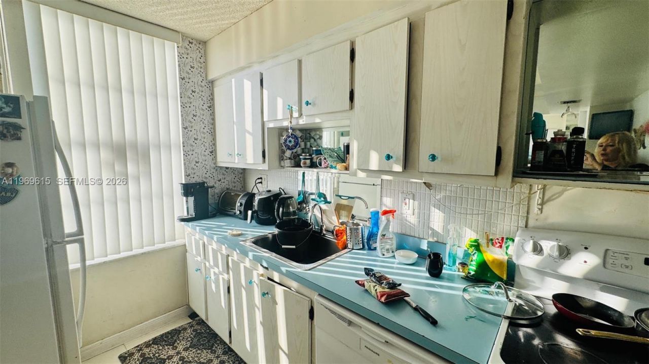 230 174th St, Unit 1518, Sunny Isles Beach, FL 33160 Photo