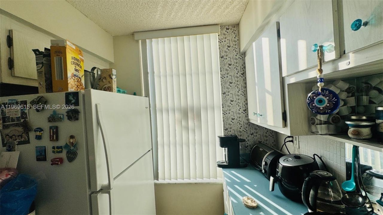 230 174th St, Unit 1518, Sunny Isles Beach, FL 33160 Photo