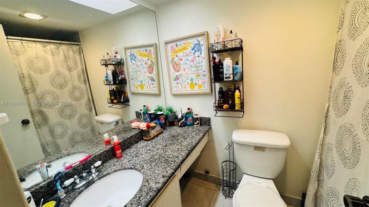 230 174th St, Unit 1518, Sunny Isles Beach, FL 33160 Photo