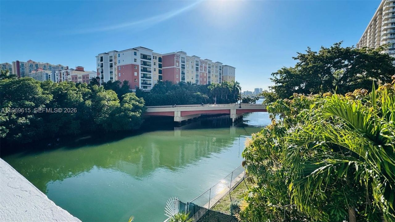 230 174th St, Unit 1518, Sunny Isles Beach, FL 33160 Photo