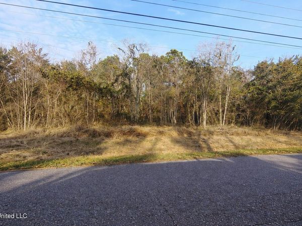 Seacliff Boulevard, Ocean Springs, MS 39564