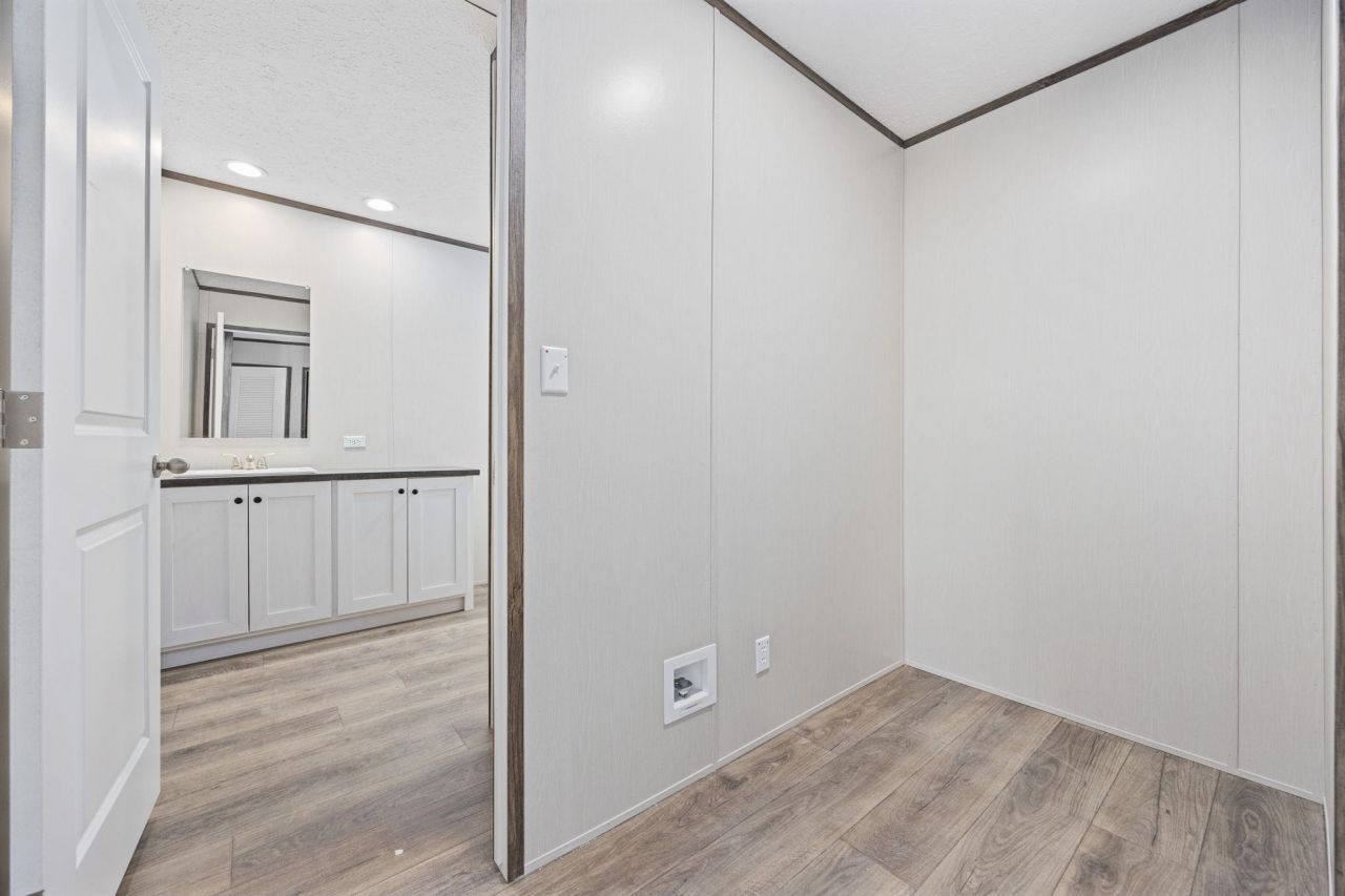 501 N Green Sea Rd. Photo 11