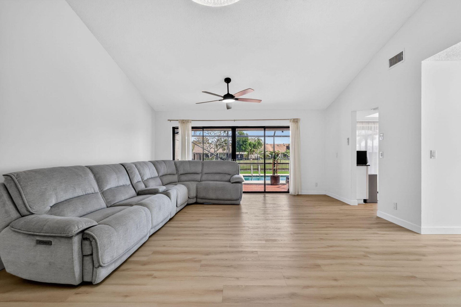 293 SW 28th Avenue, Delray Beach, FL 33445 Photo