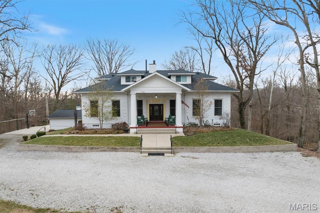 106 Harmon Drive, Lebanon, IL 62254 Main Photo