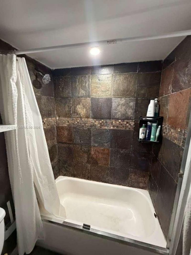 1465 NE 123rd St, Unit 215, North Miami, FL 33161 Photo