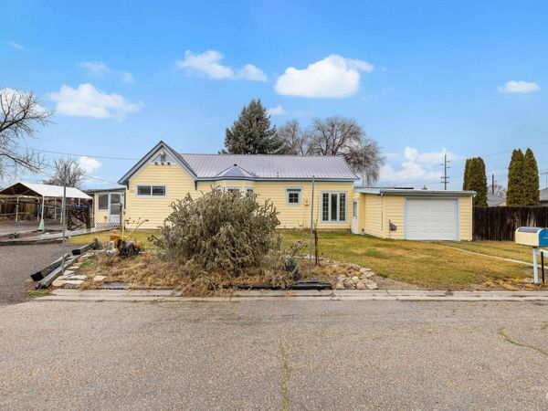 1415/1411 S Fern St, Nampa, ID 83686