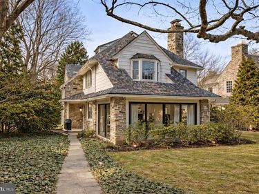 13 E NEWFIELD WAY, BALA CYNWYD, PA 19004
