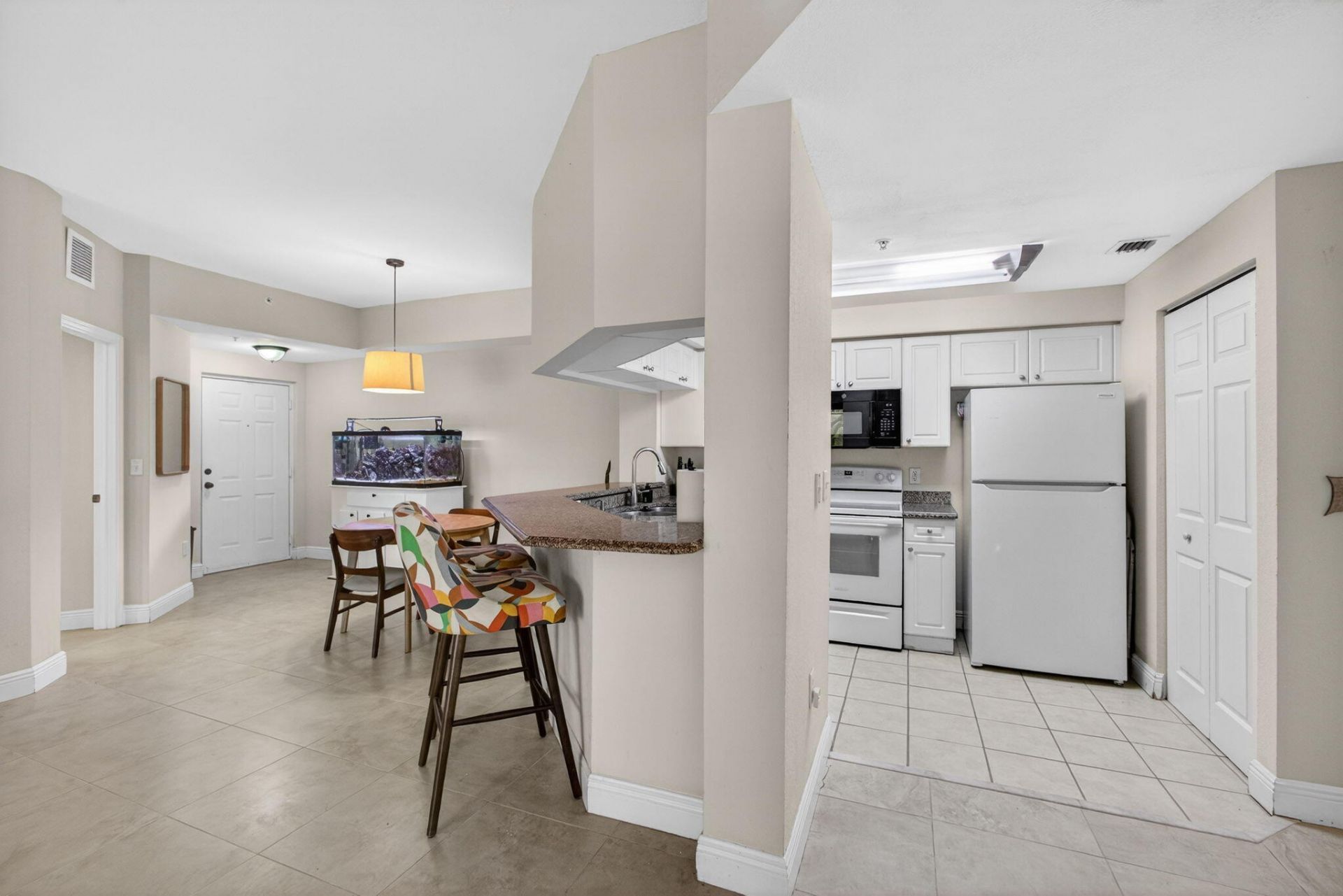 2727 Anzio Court, Unit 203, Palm Beach Gardens, FL 33410 Photo