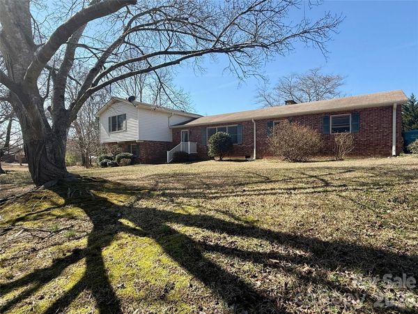 607 Edgewater Drive, Gaffney, SC 29340