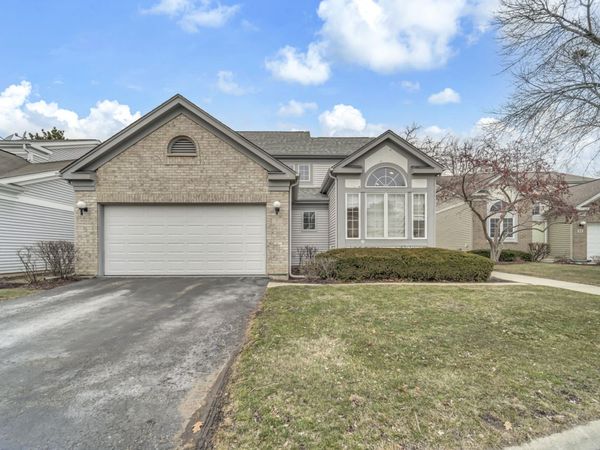 91 Manchester Drive, Buffalo Grove, IL 60089