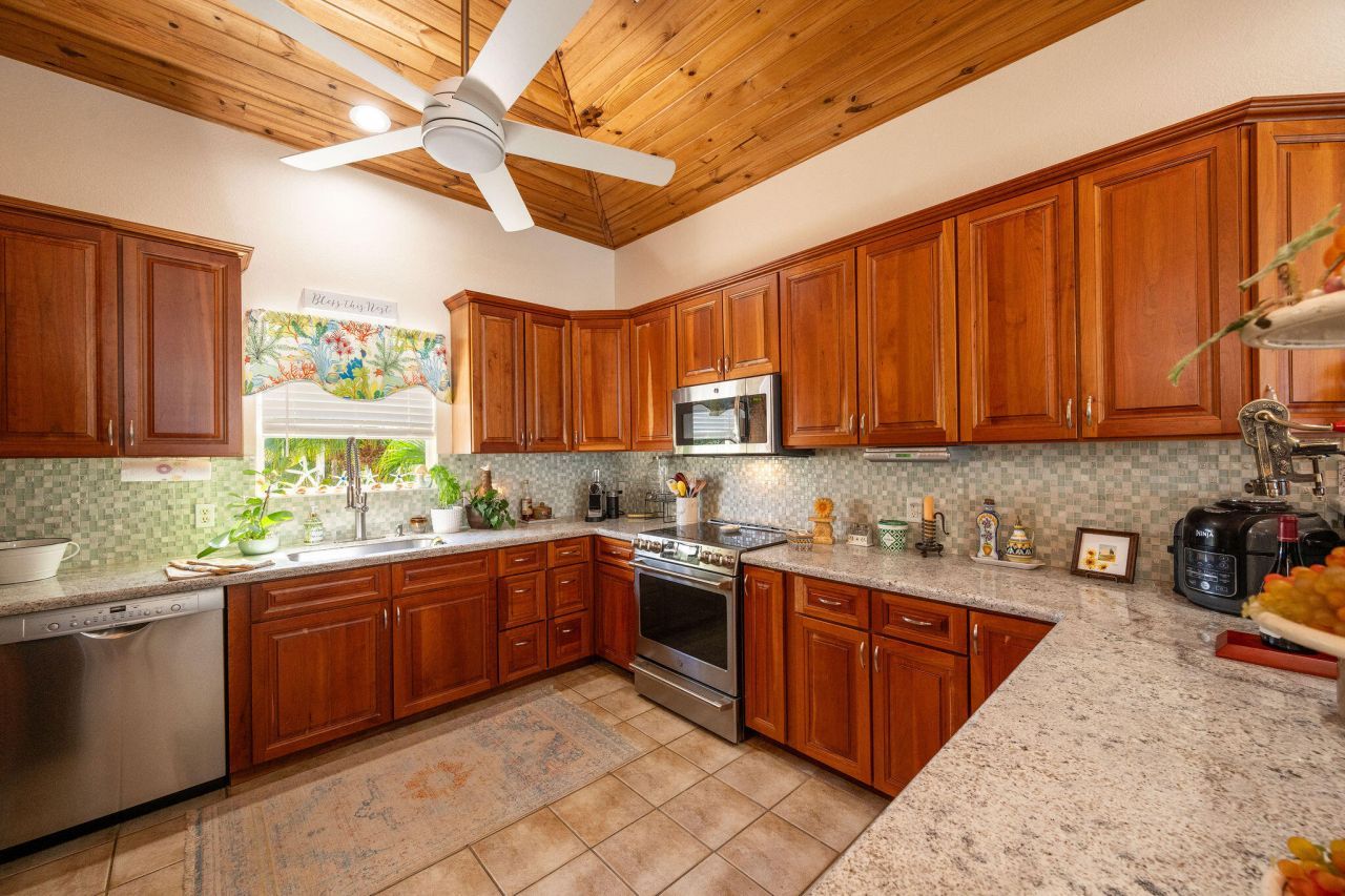 16805 Tamarind Road, Sugarloaf, FL 33042 Photo