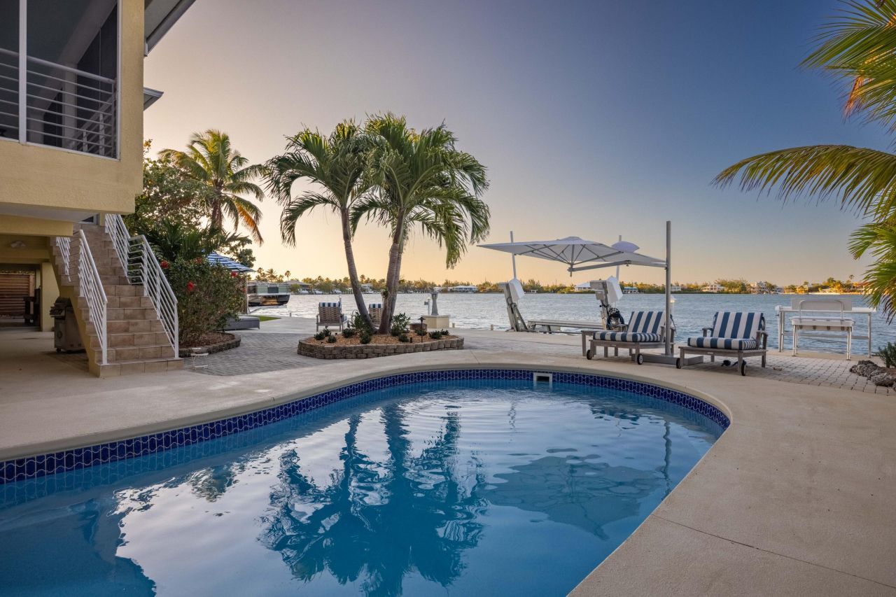 16805 Tamarind Road, Sugarloaf, FL 33042 Photo