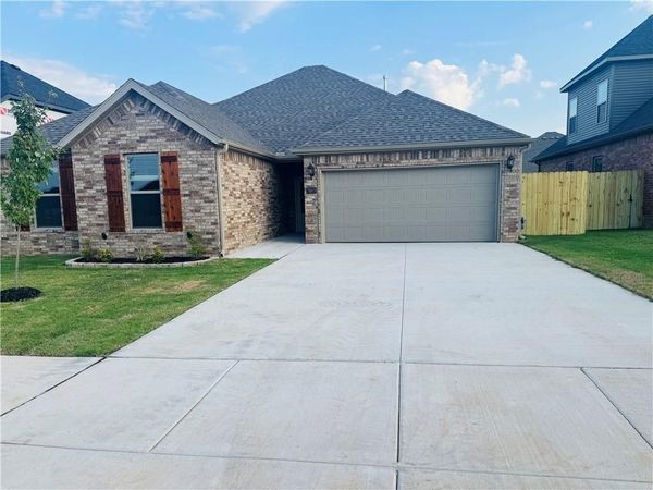 6604 SW Orange Avenue , Bentonville, AR 72713