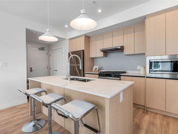 2000 West Park Lane, Unit 101, View Royal, BC V9B 3R7