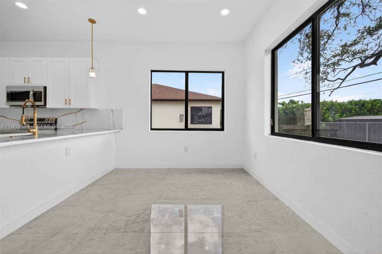 3050 NW 24th St , Fort Lauderdale, FL 33311 Photo