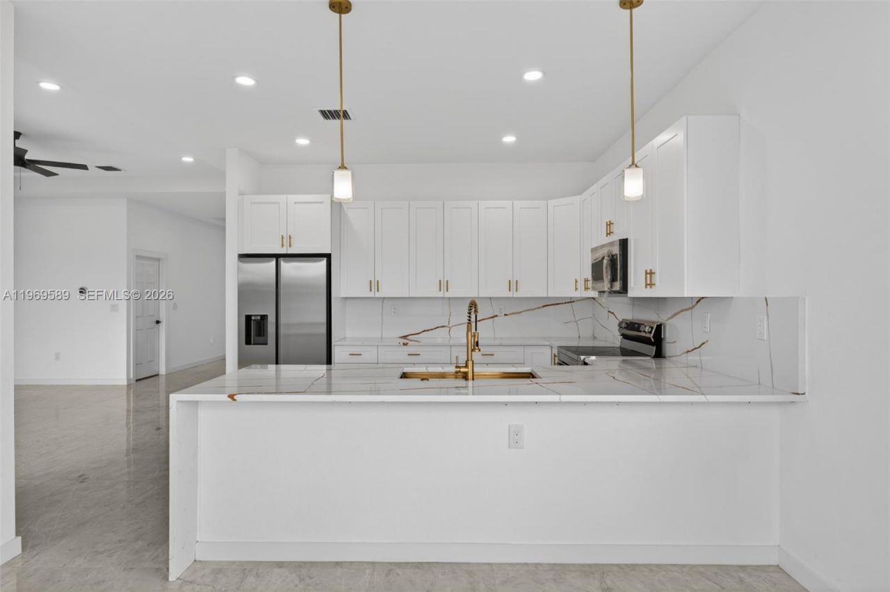 3050 NW 24th St , Fort Lauderdale, FL 33311 Photo