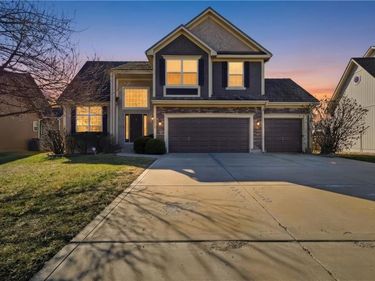 2513 SW 12th Street, Lee's Summit, MO 64081