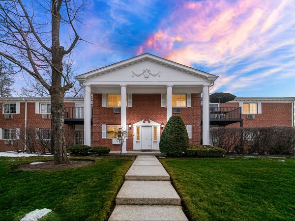 101 N LINCOLN Lane, Unit 2A, Arlington Heights, IL 60004