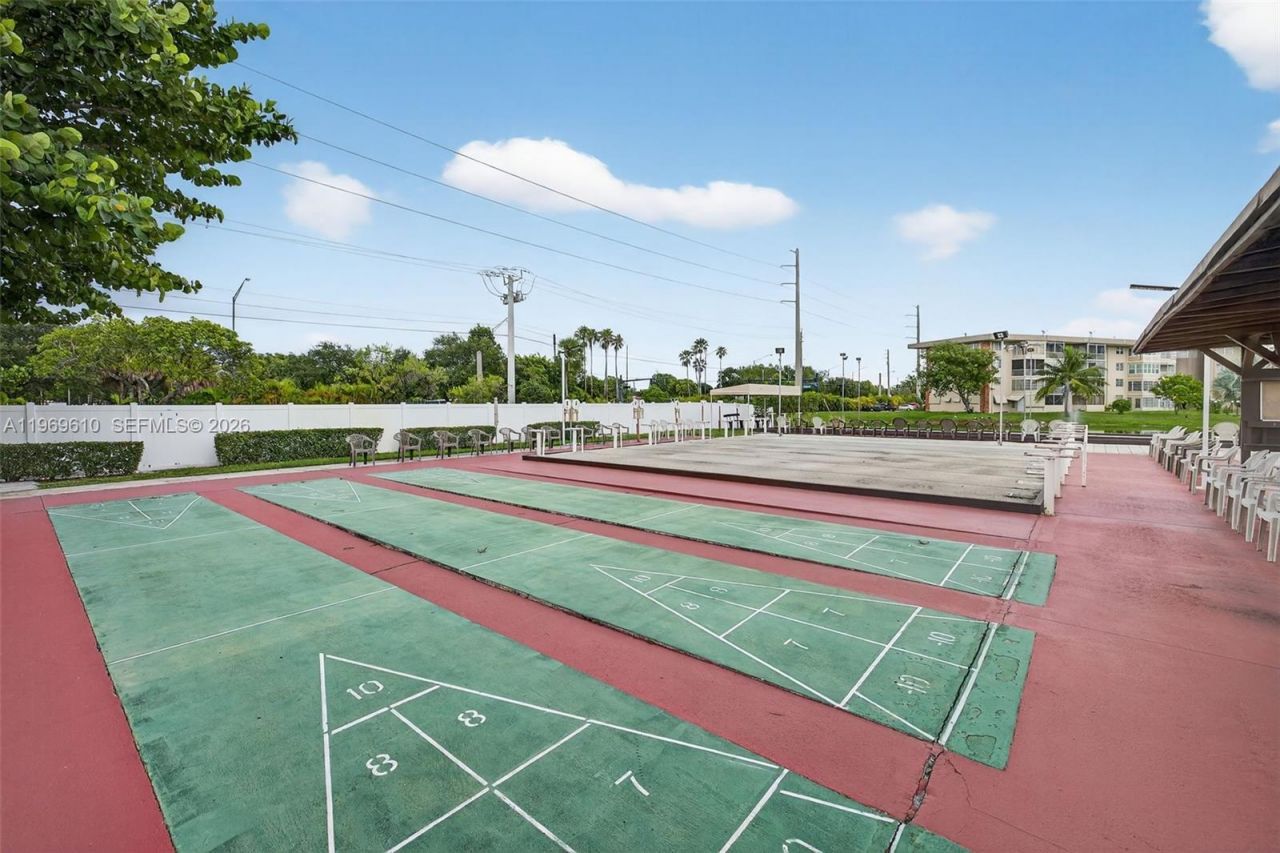 3051 NW 46th Ave , Unit 405, Lauderdale Lakes, FL 33313 Photo