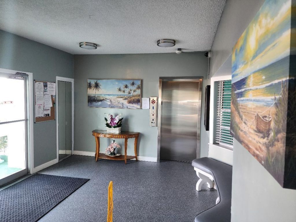 4141 NW 44th Avenue, Unit 426, Lauderdale Lakes, FL 33319 Photo