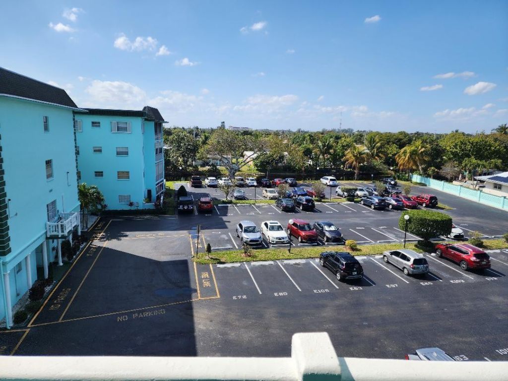 4141 NW 44th Avenue, Unit 426, Lauderdale Lakes, FL 33319 Photo